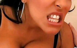 5 young guys fuck mature woman